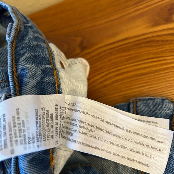 Abercrombie & Fitch high rise mom short size 25 - Picture 9 of 9